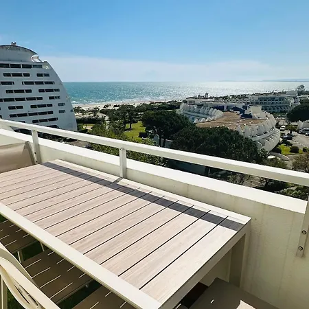 Cabines, Vue & Etang, A Pied * La Grande-Motte