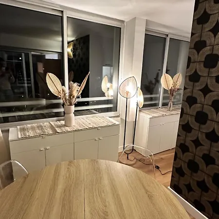 Cabines, Vue & Etang, A Pied